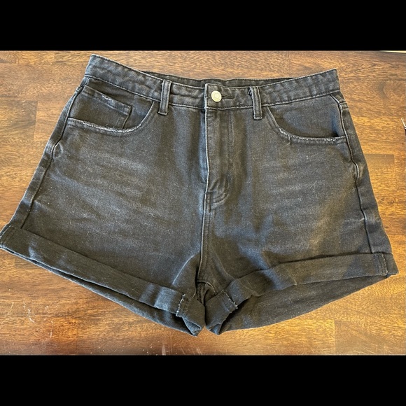 Fashion Wear Jeans Pants - Black Cuffed Shorts